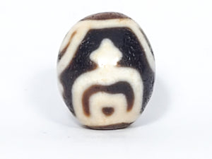 Ancient Round Tibetan Treasure Vase Motif Dzi Bead - Very Old - 老達洛珠 (TiD-Anc-D-R-TV-012424)