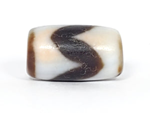 Antique Tiger Tooth Motif Dzi Bead With Bloodspots (Ant-S-B-TT-030624)