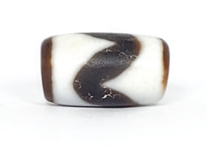 Antique Tiger Tooth Motif Dzi Bead With Bloodspots (Ant-S-B-TT-030624)