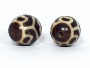 Pair of Round Six Eye Lotus Motif Dzi Beads (R-SiEL-111823)