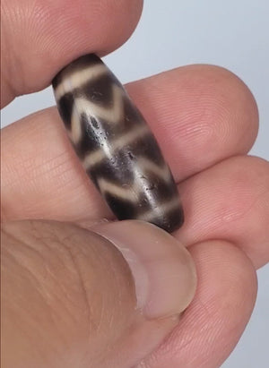 Antique Double Tiger Tooth Motif Dzi Bead with Bloodspots (Ant-B-DTT-102524)