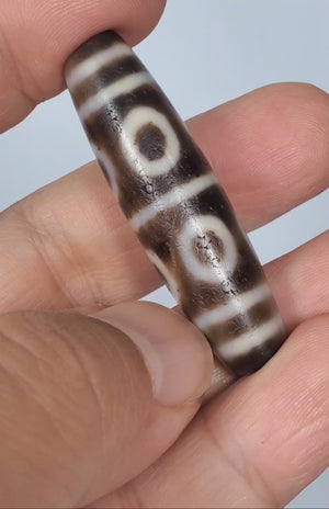 Antique Eight Eye Motif Dzi Bead (TiD-Ant-B-EiE-081624) - With Beautiful Bloodspots