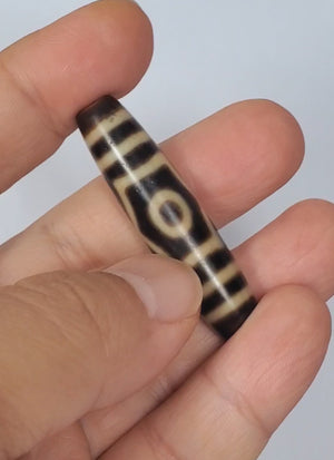 Antique Three Eye Motif Dzi Bead (TiD-Ant-200-ThE-082424)