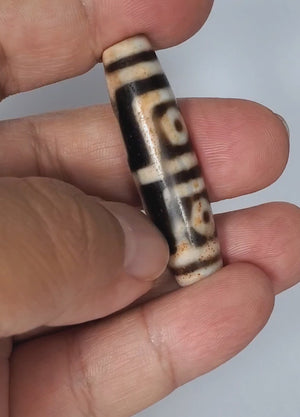 Antique Four Eye Motif Dzi Bead with Extreme Bloodspots (TiD-Ant-FoE-XB) - Very Rare