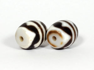 Pair of Vintage Double Tiger Tooth Motif Dzi Beads (TT-041122)